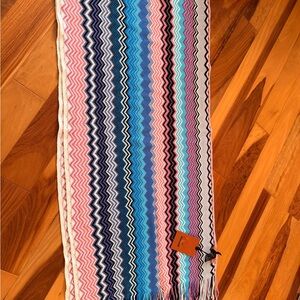 Missoni Zigzag Patterned Scarf